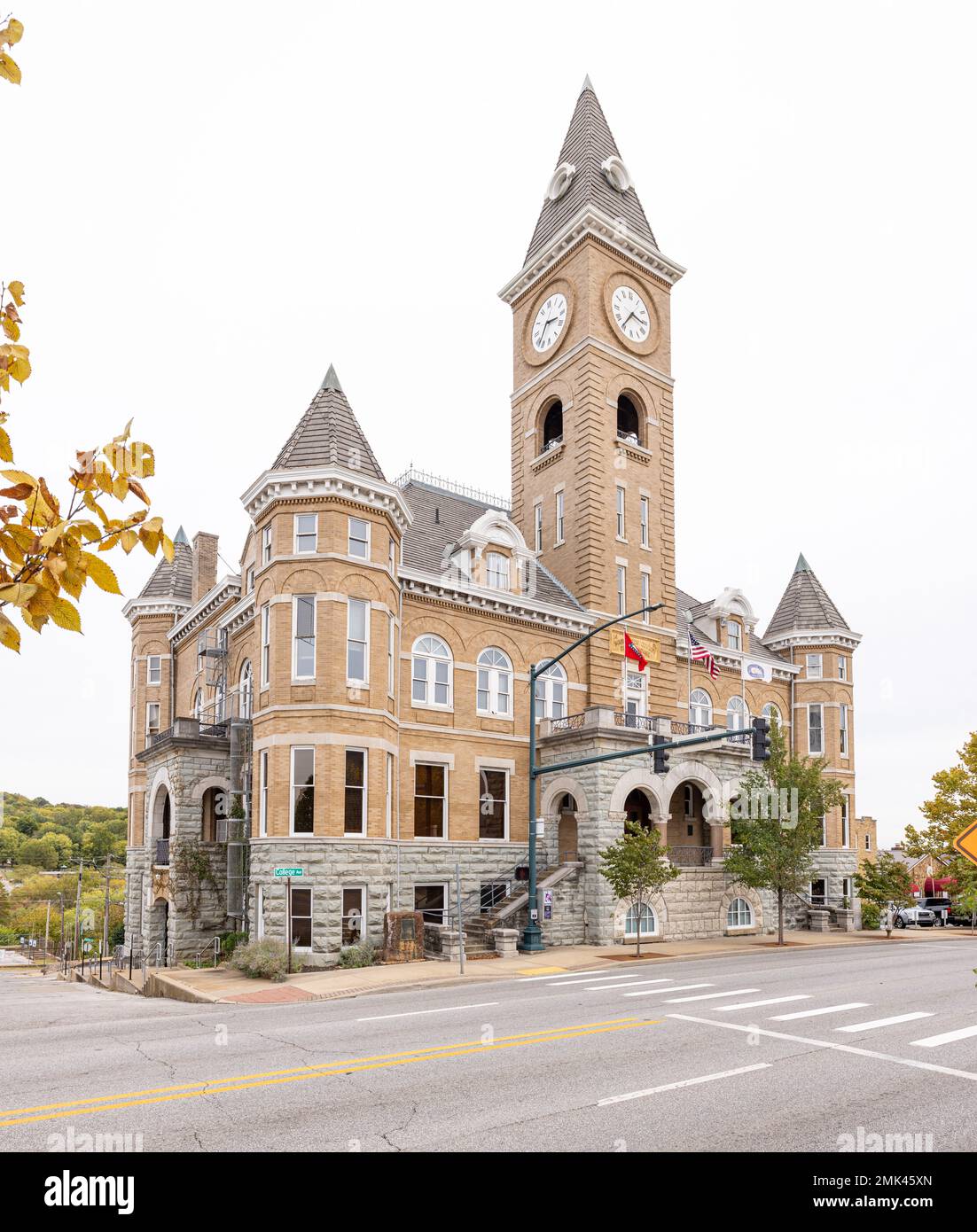 Fayetteville, Arkansas, USA - 16 ottobre 2022: Il vecchio tribunale della contea di Washington Foto Stock