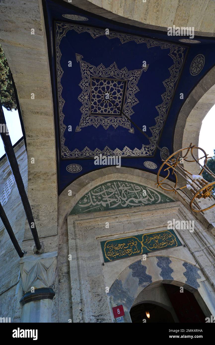 Barbaros Hayreddin Pasha Tomb si trova a Besiktas, Turchia. La tomba è stata costruita da Mimar Sinan nel 16th ° secolo. Foto Stock