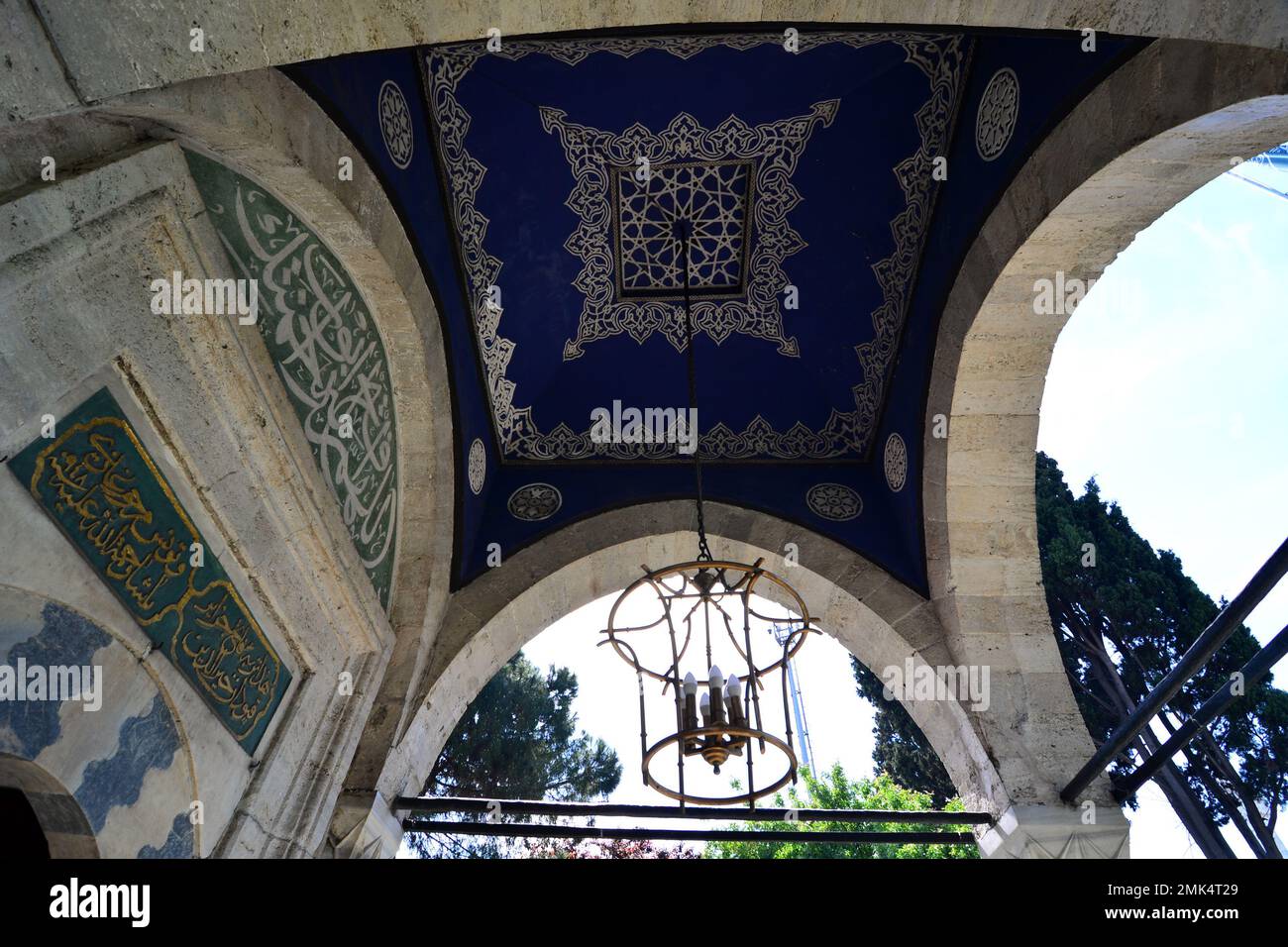 Barbaros Hayreddin Pasha Tomb si trova a Besiktas, Turchia. La tomba è stata costruita da Mimar Sinan nel 16th ° secolo. Foto Stock