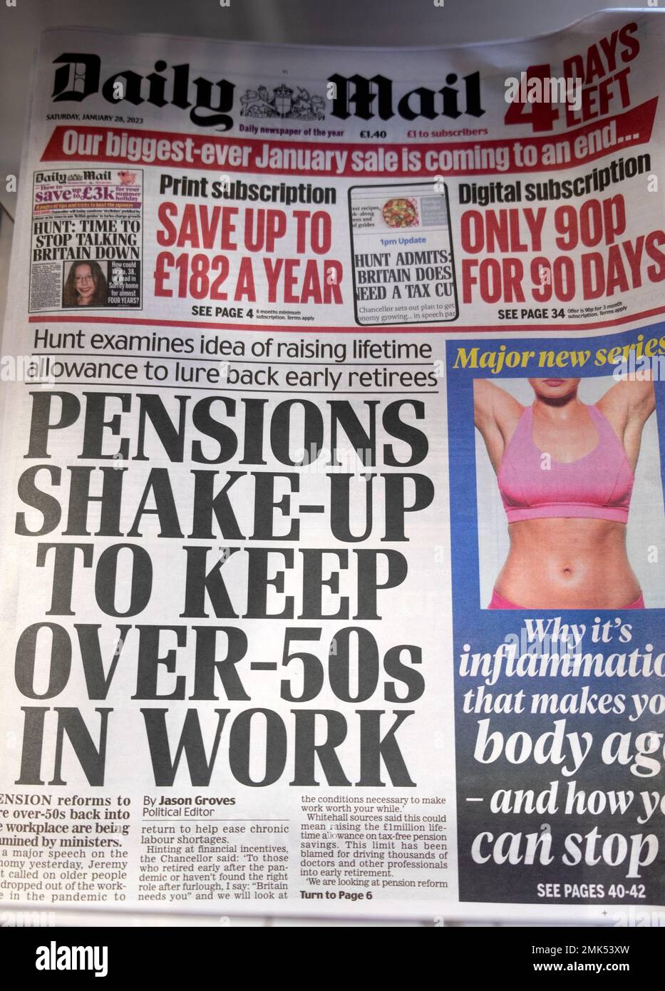 "Pensioni Shake-Up to Keep over-50s in work" prima pagina di Daily Mail titolo del giornale Jeremy Hunt il 28 gennaio 2023 Londra Inghilterra Regno Unito Gran Bretagna Foto Stock
