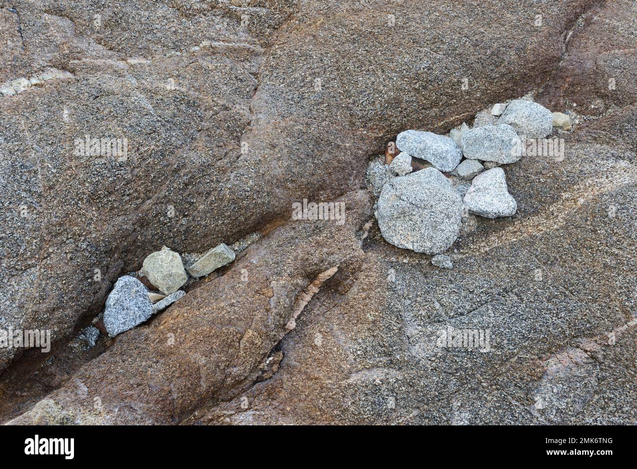 Pietre e rocce sulla spiaggia, Saint Quay-Portrieux, Bretagna, Francia Foto Stock