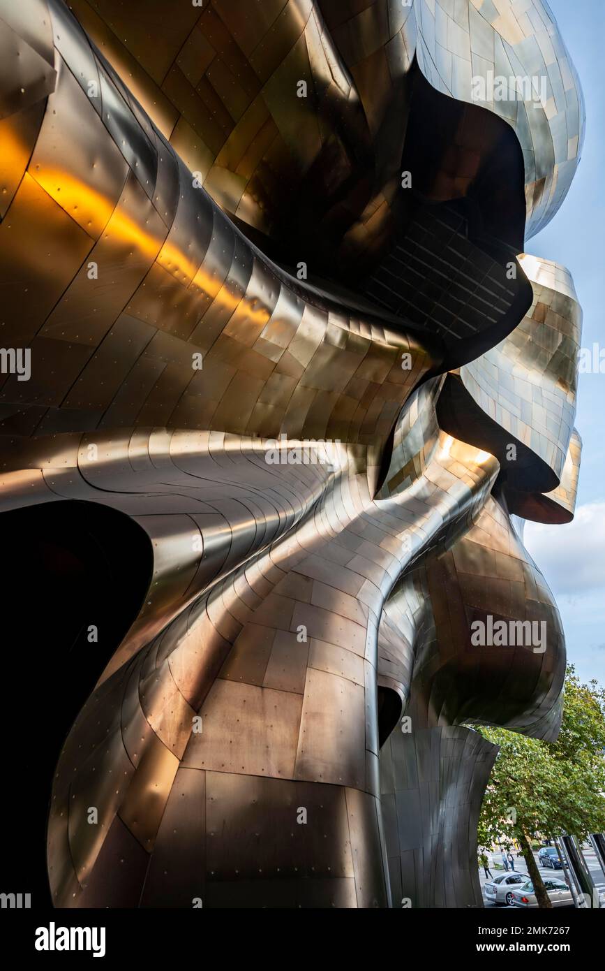 Facciata esterna di colore corrugato del Museo della cultura pop, dettaglio, MoPOP, architetto Frank Gehry, Seattle, Washington, Stati Uniti Foto Stock