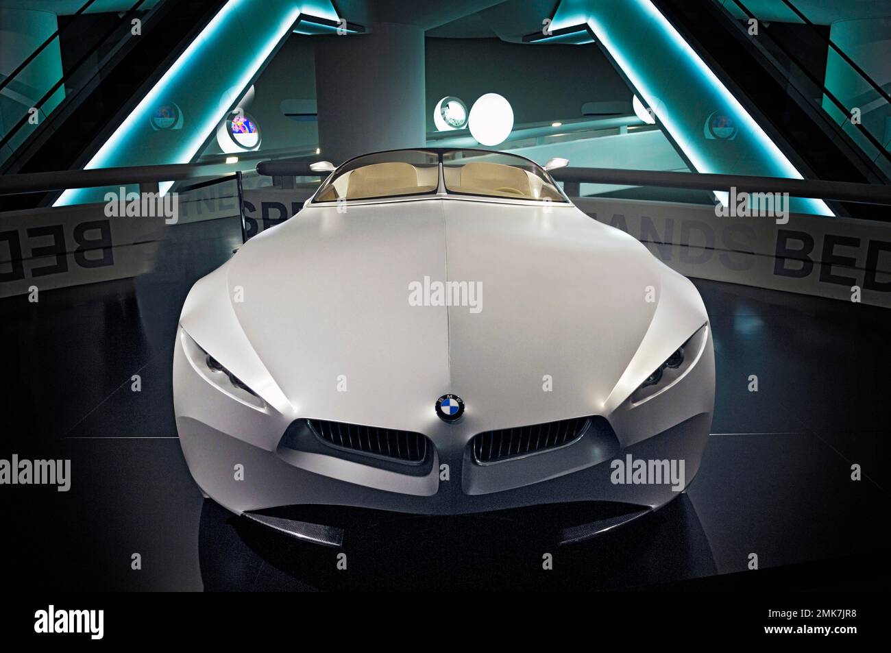 Museo BMW, Rotunda con studio di design Gina Light 2001, Monaco, Baviera, Germania Foto Stock