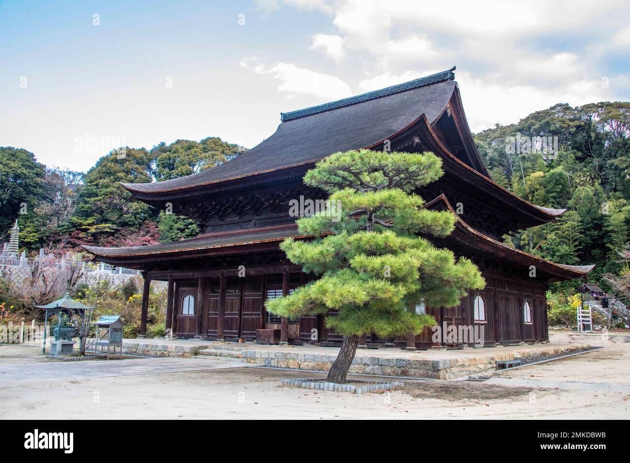 Hiroshima Giappone 3rd dicembre 2022: Il kando (sala principale) del Tempio di Fudoin, sopravvissuto alla bomba atomica nel 1945 ed è uno storico tempio della setta di Shingon Foto Stock