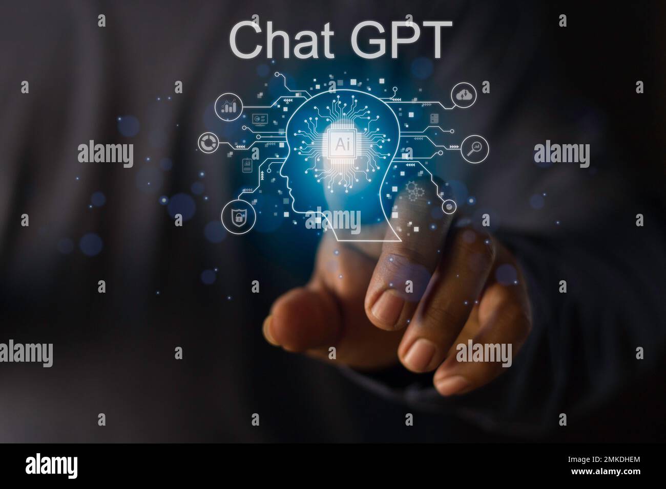 ChatGPT, usando e chattando l'intelligenza artificiale chatbot. Chatbot digitale, chatGPT, applicazione robot, concetto di assistente di conversazione. Ottimizzazione.l Foto Stock