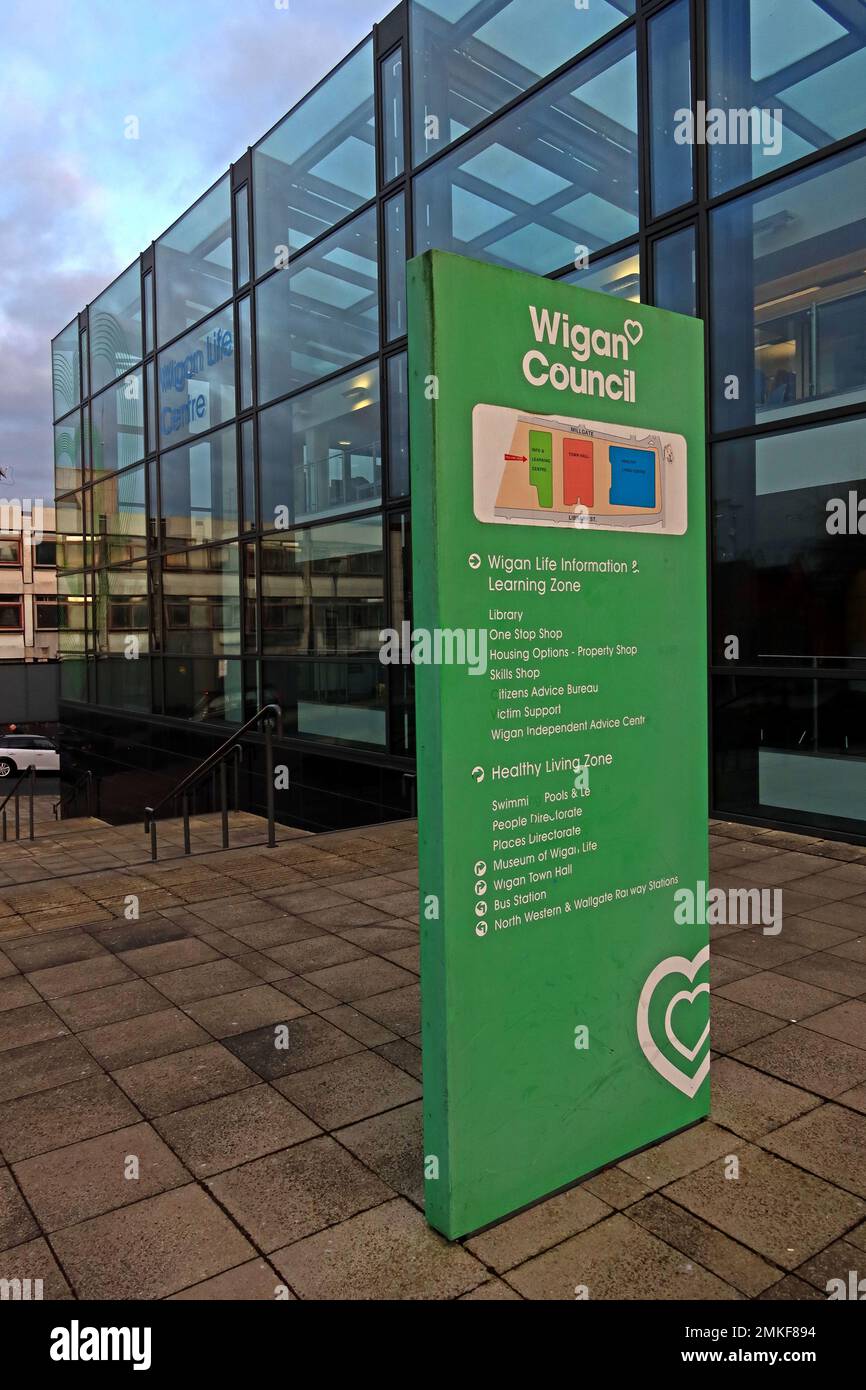 Wigan edifici del Consiglio, il Wigan Life Centre, Believe Square, Wigan, Greater Manchester, Lancashire, INGHILTERRA, REGNO UNITO, WN1 1PF Foto Stock