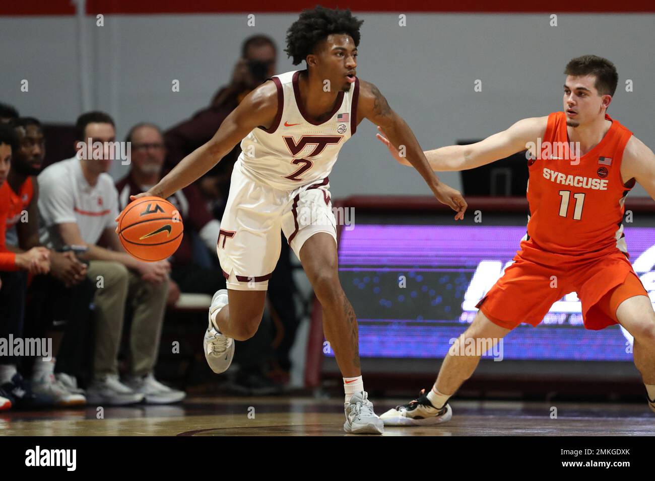 28 gennaio 2023: La guardia degli hokies della Virginia Tech Michael Collins Jr. (2) si sgrida sul perimetro durante la partita di pallacanestro NCAA tra l'Orange Syracuse e gli hokies della Virginia Tech al Cassell Coliseum di Blacksburg, Virginia. Greg Atkins/CSM Foto Stock