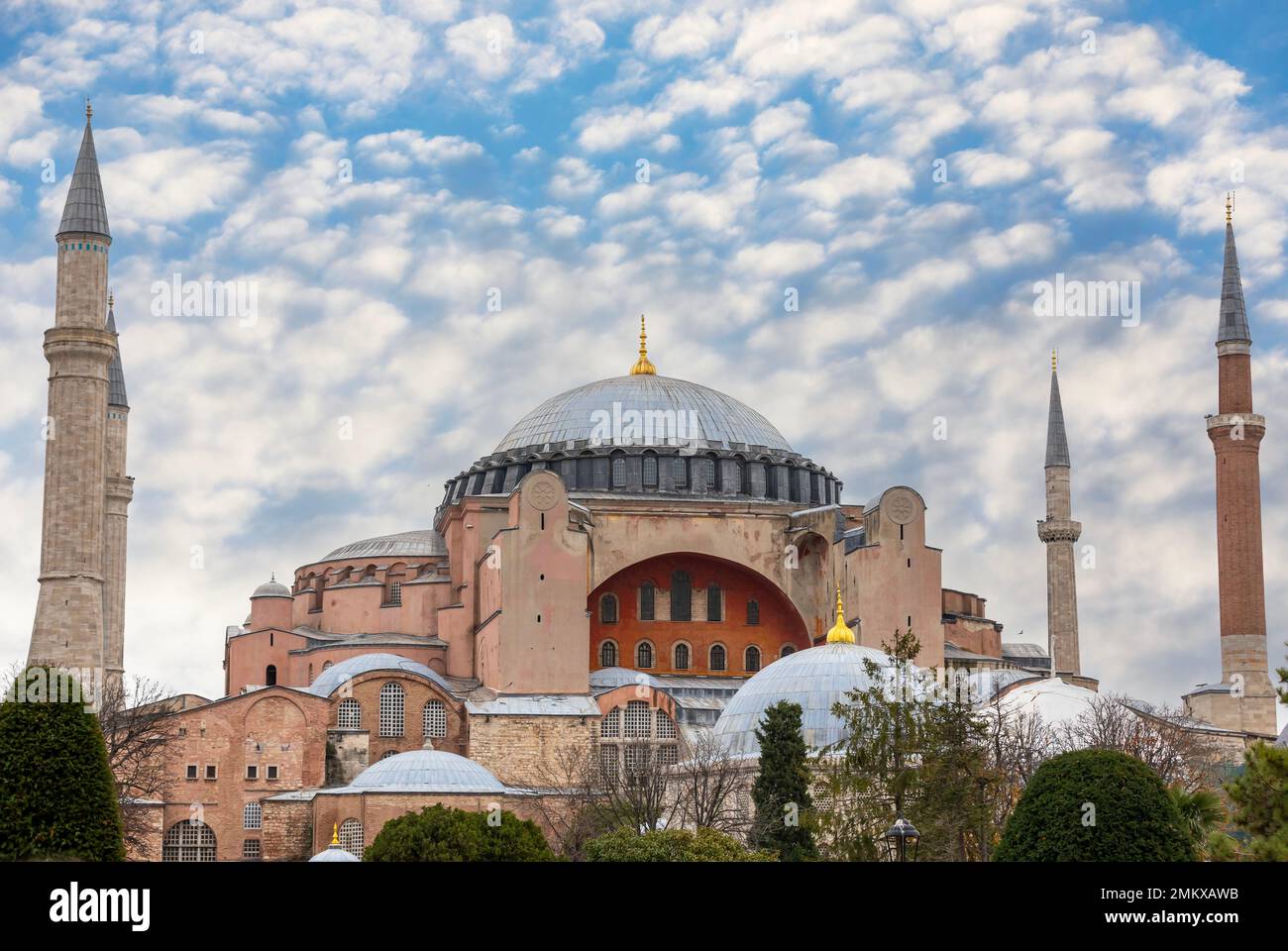 Hagia Sophia è molto importante e un luogo spirituale per musulmani e cristiani. È una delle destinazioni più popolari per i turisti. Foto Stock