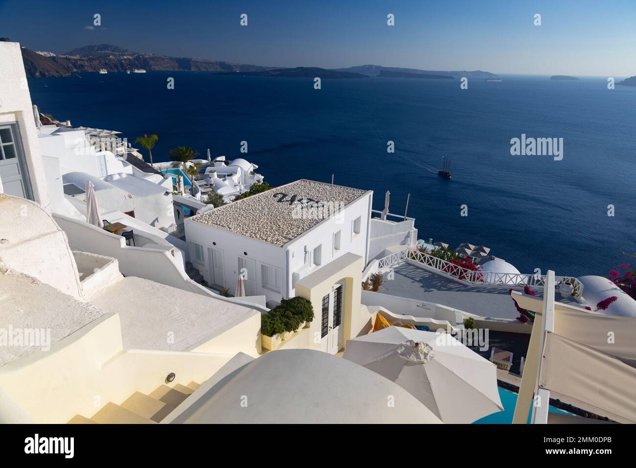 Edifici imbiancati la città di Oia, Santorini, Grecia Foto Stock