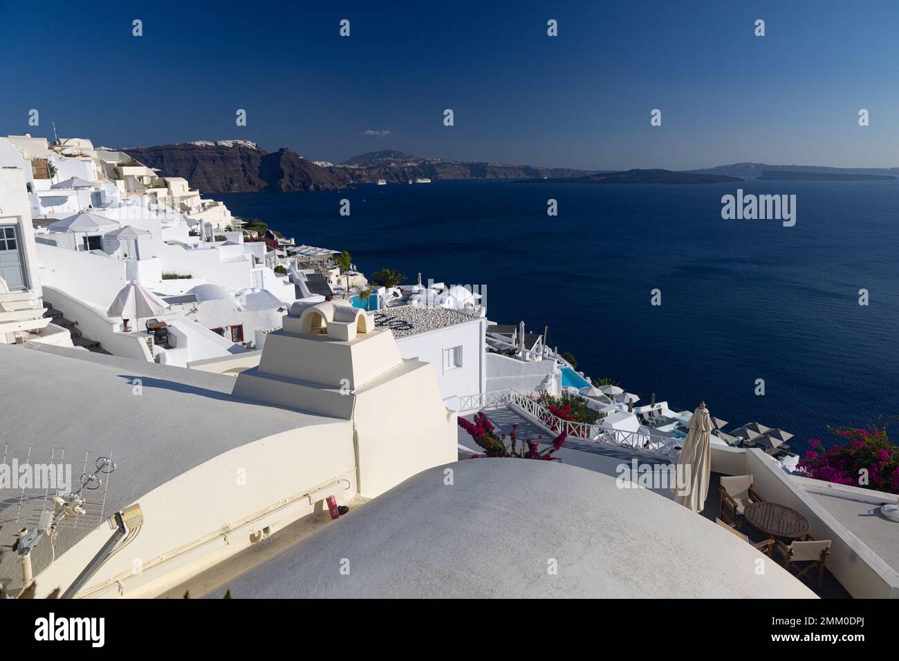 Edifici imbiancati la città di Oia, Santorini, Grecia Foto Stock