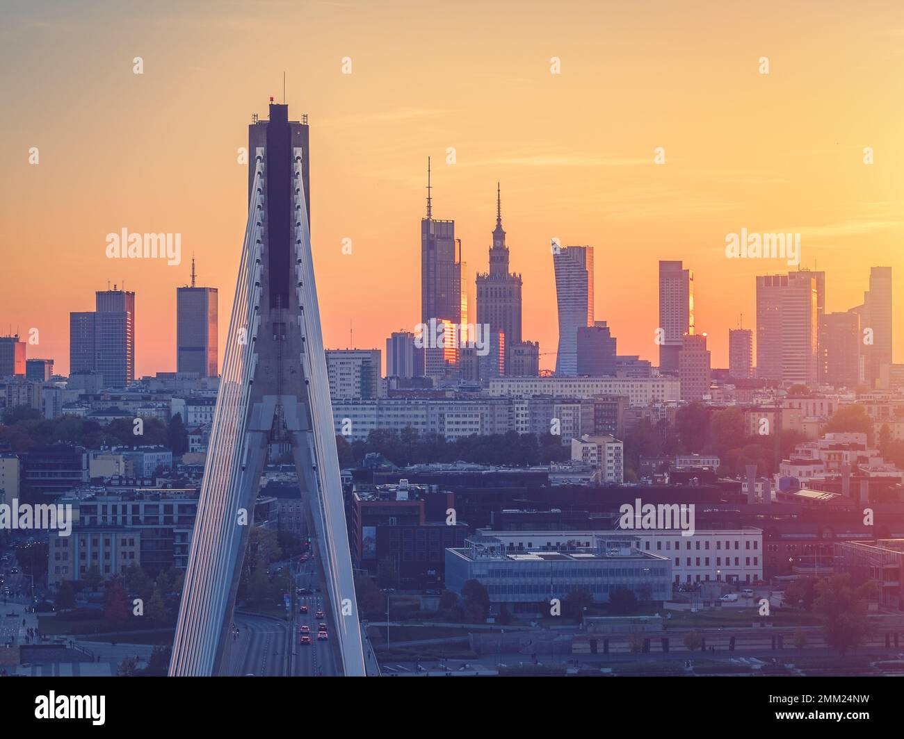 Centro di Varsavia al tramonto, paesaggio aereo Foto Stock