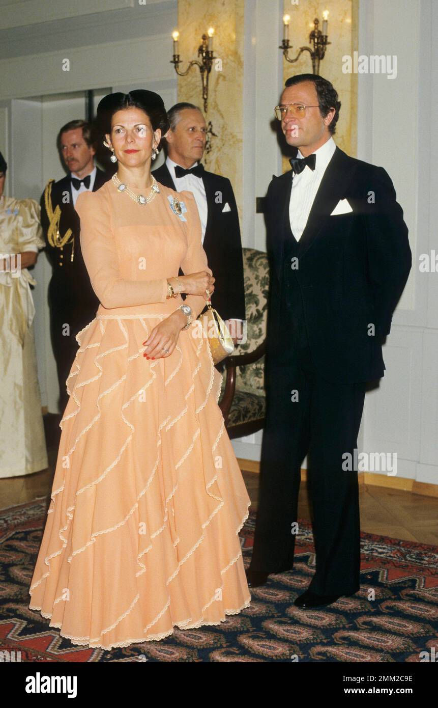 Carl XVI Gustaf, re di Svezia. Nato il 30 aprile 1946. Il re Carlo XVI Gustaf e la regina Silvia Renate Sommerlath 1985 Foto Stock