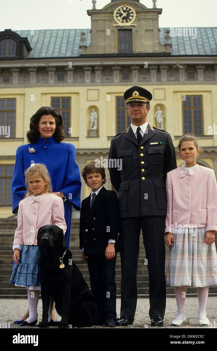 Carl XVI Gustaf, re di Svezia. Nato il 30 aprile 1946. Il re Carl XVI Gustaf Regina Silvia i loro figli, principessa Madeleine, principessa corona Victoria, principe Carl Philip 1984 Foto Stock