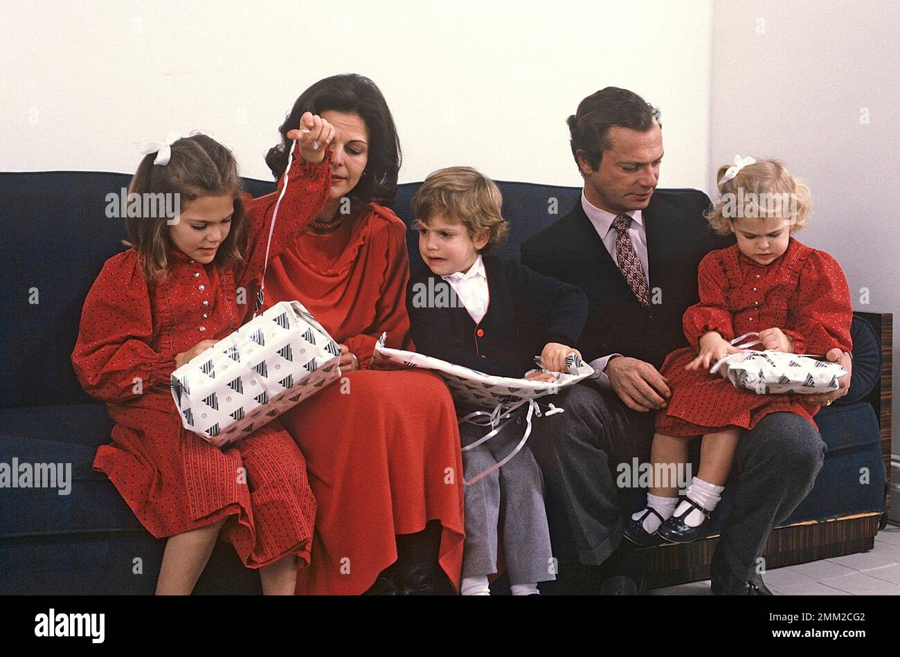 Carl XVI Gustaf, re di Svezia. Nato il 30 aprile 1946. Il re Carlo XVI Gustaf, la regina Silvia i loro figli, la principessa Madeleine, la principessa corona Victoria, il principe Carl Philip, durante l'annuale sessione fotografica di natale. Foto Stock