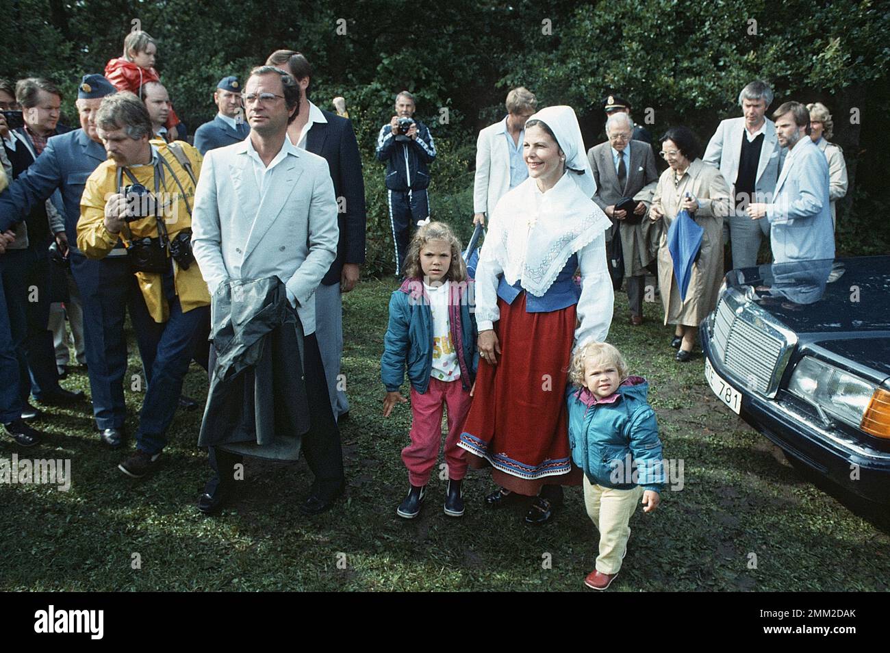 Carl XVI Gustaf, re di Svezia. Nato il 30 aprile 1946. Il re Carl XVI Gustaf, la regina Silvia con i suoi figli, la principessa della corona Victoria, il principe Carl Philip su Victoriaday 14 luglio 1984 Foto Stock