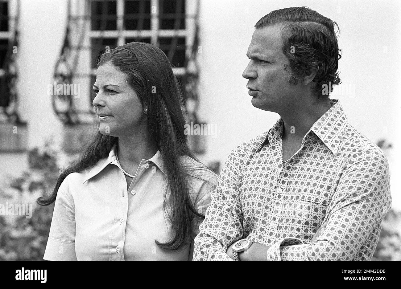 Re Carlo XVI Gustaf di Svezia e moglie Regina Silvia nella foto 9 agosto 1976 nella proprietà del castello reale di Solliden a Öland. Foto Stock