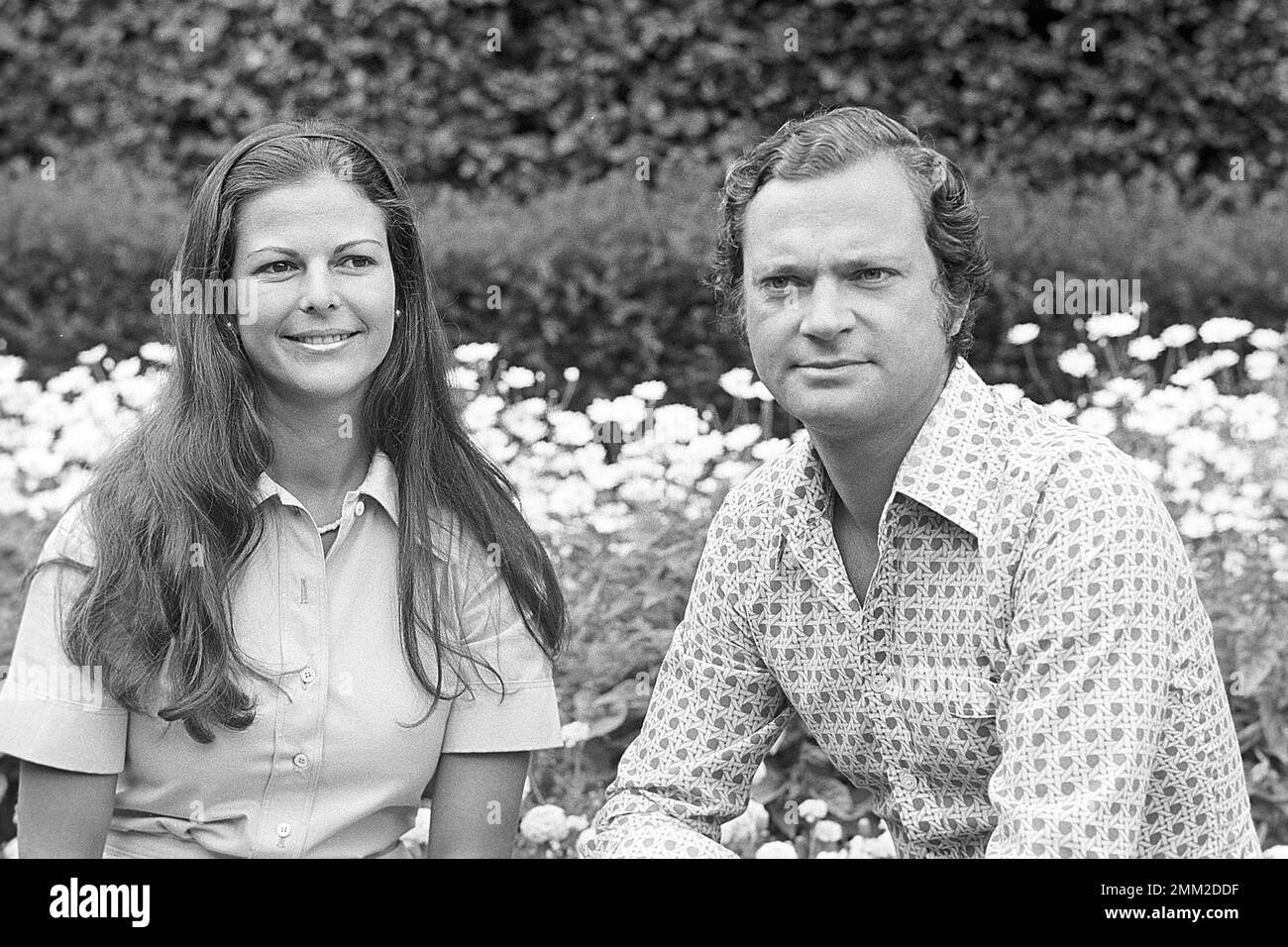 Re Carlo XVI Gustaf di Svezia e moglie Regina Silvia nella foto 9 agosto 1976 nella proprietà del castello reale di Solliden a Öland. Foto Stock