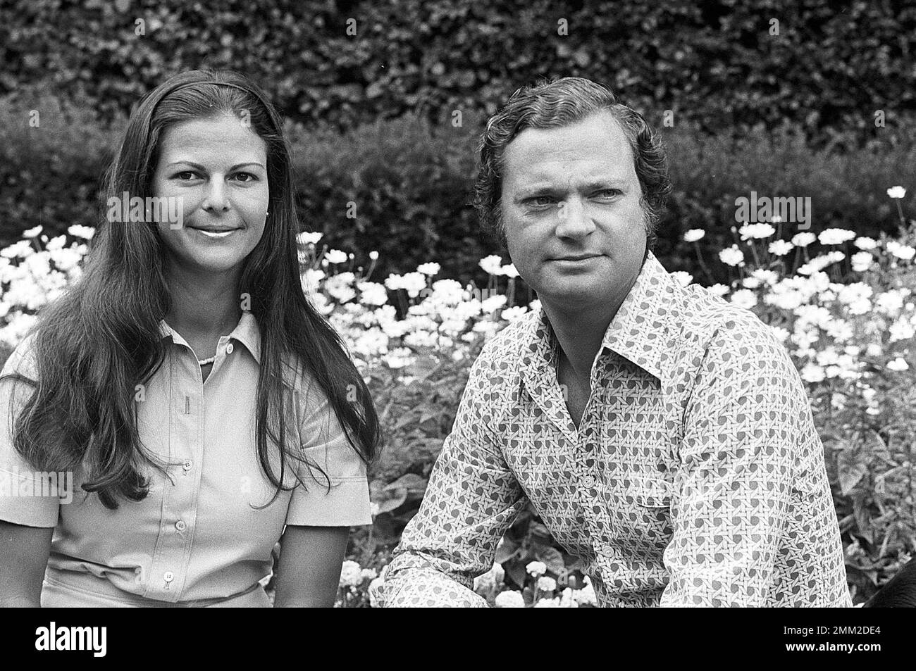 Re Carlo XVI Gustaf di Svezia e moglie Regina Silvia nella foto 9 agosto 1976 nella proprietà del castello reale di Solliden a Öland. Foto Stock