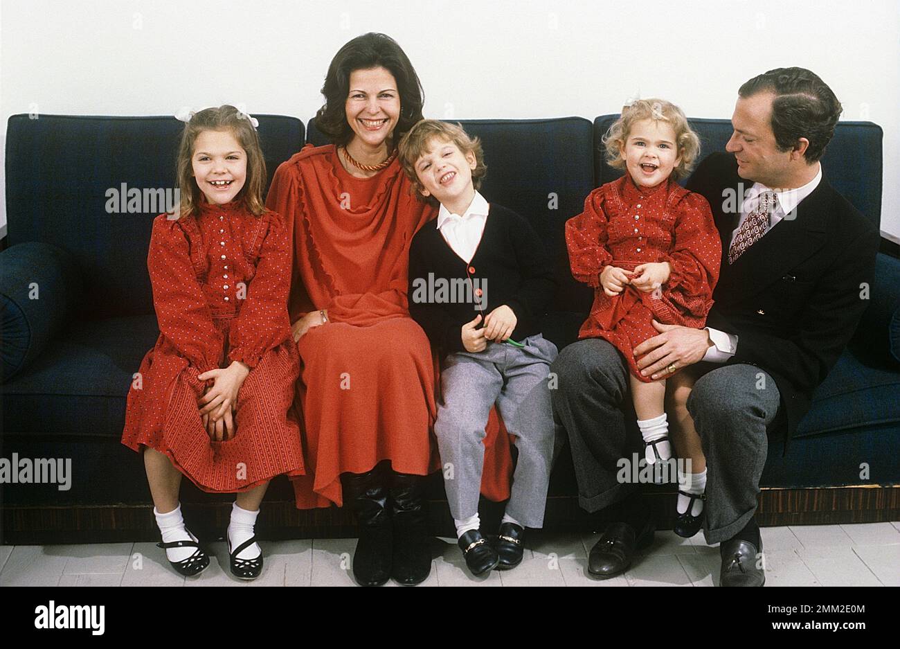 Carl XVI Gustaf, re di Svezia. Nato il 30 aprile 1946. Il re Carlo XVI Gustaf, la regina Silvia i loro figli, la principessa Madeleine, la principessa corona Victoria, il principe Carl Philip, durante l'annuale sessione fotografica di natale. Foto Stock