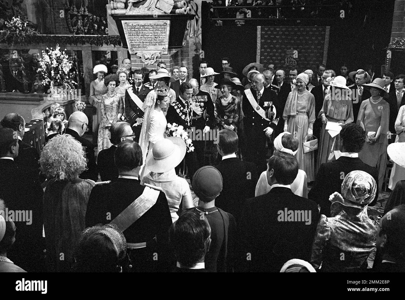 Matrimonio di Carlo XVI Gustaf e Silvia Sommerlath. Carl XVI Gustaf, re di Svezia. Nato il 30 aprile 1946. Il matrimonio 19 giugno 1976. La regina Silvia e il re Carl XVI Gustaf durante la cerimonia nuziale a Storkyrkan a Stoccolma. Foto Stock