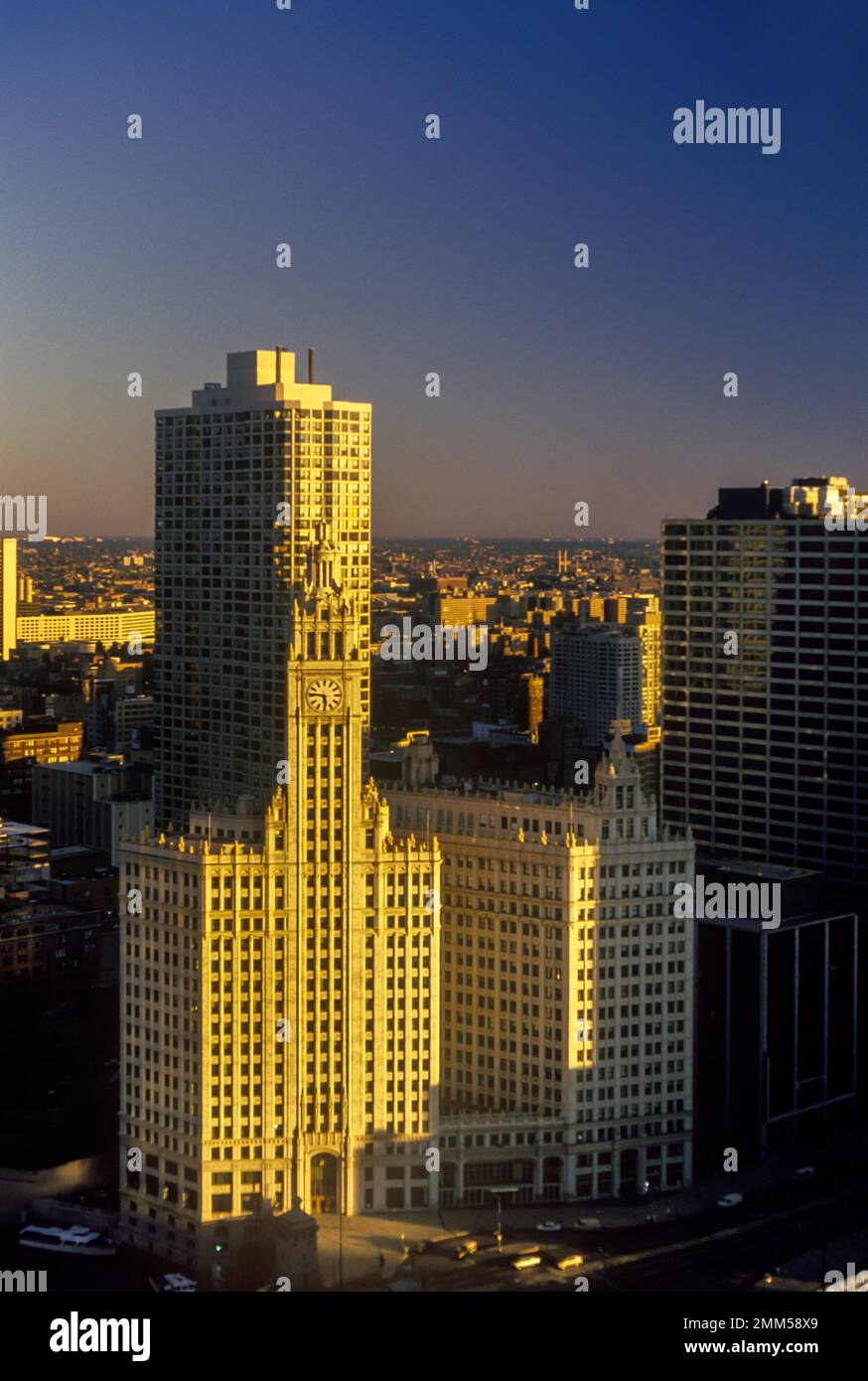 1988 EDIFICIO STORICO DI WRIGLEY (©GRAHAM ANDERSON PROBST & WHITE 1924), IL LOOP CHICAGO ILLINOIS USA Foto Stock