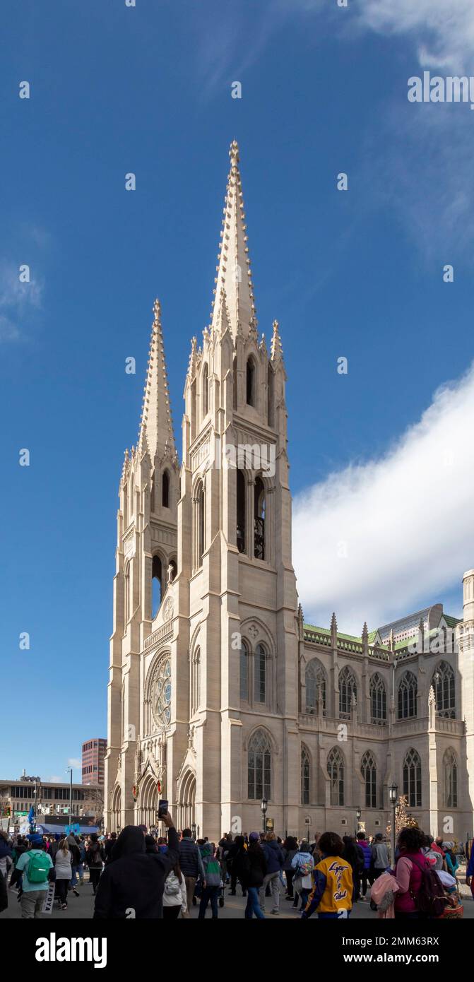 Denver, Colorado - la Basilica Cattedrale dell'Immacolata Concezione. La Basilica serve mezzo milione di cattolici in 144 parrocchie e missioni acro Foto Stock