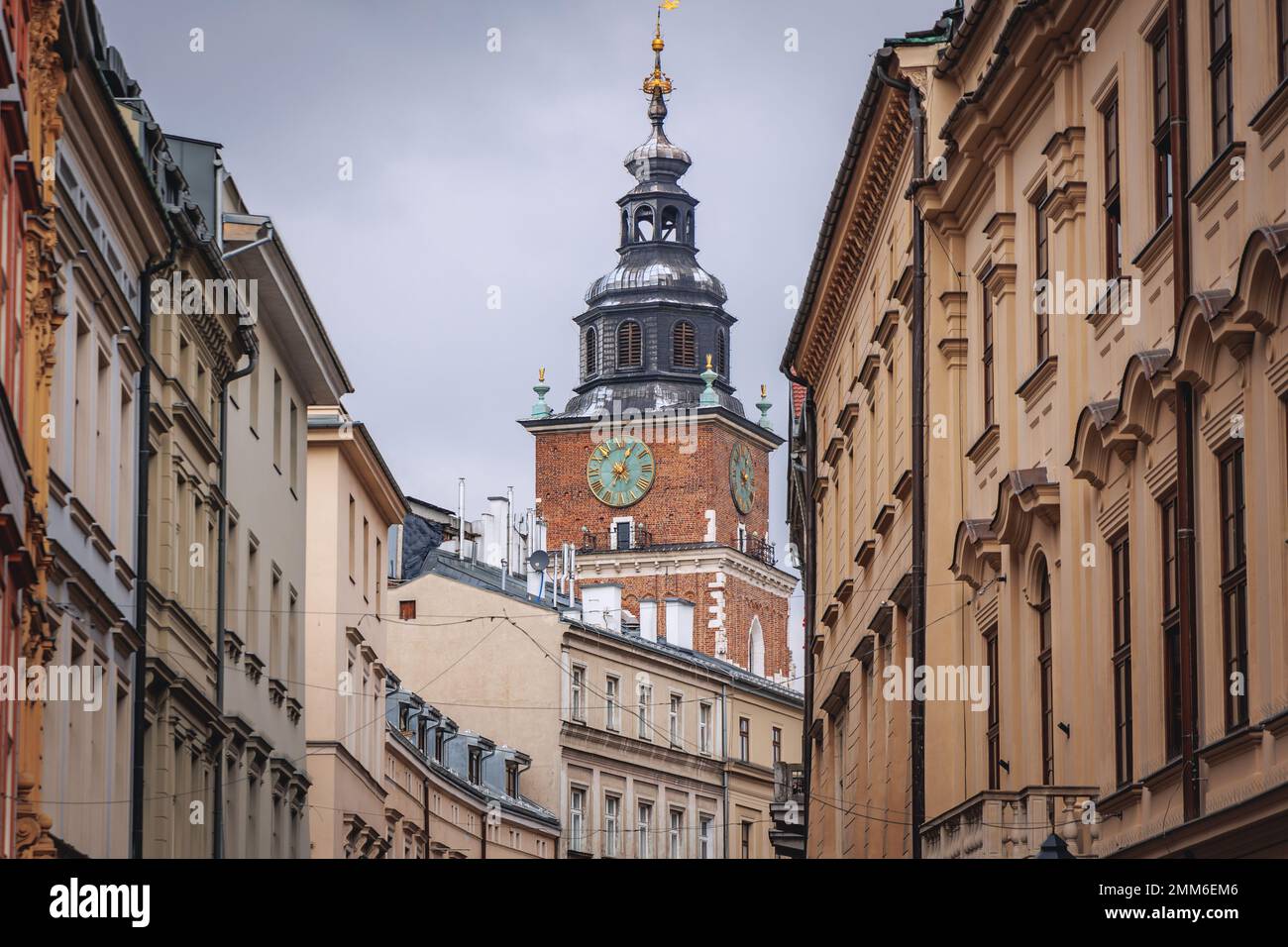 Torre del Municipio nella città vecchia di Cracovia, Voivodato della Polonia minore, vista da Via Bracka Foto Stock