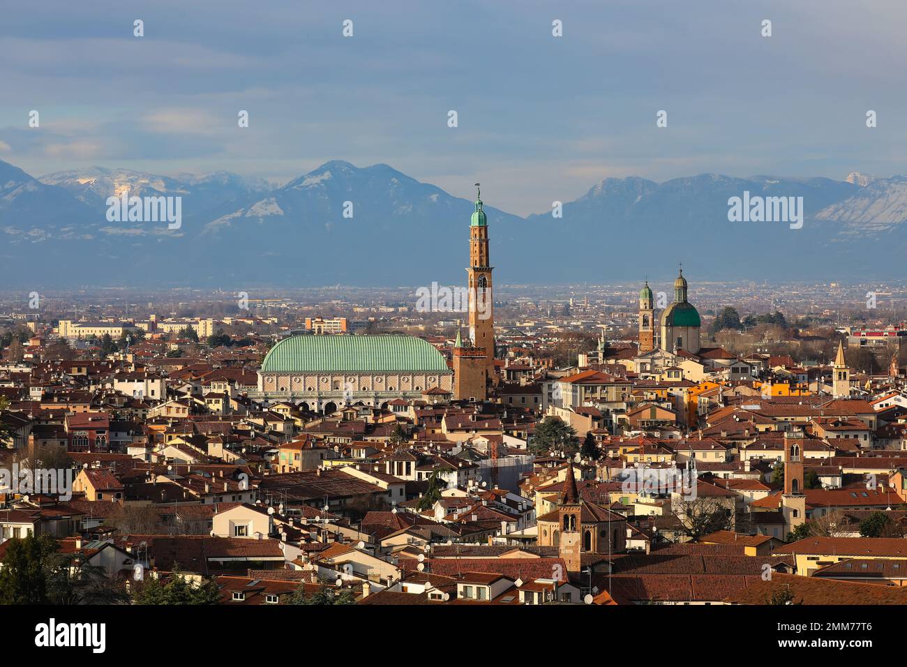 Monumento chiamato BASILICA PALLADIANA a Vicenza nel Nord Italia visto dall'alto Foto Stock