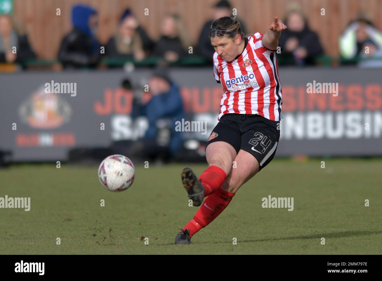 Hetton, Regno Unito. 21st Jan, 2023. AbbyHolmes di Sunderland durante la partita della Coppa della fa femminile tra Sunderland e Manchester United a Eppleton CW, Hetton domenica 29th gennaio 2023. (Credit: Scott Llewellyn | NOTIZIE MI) Credit: NOTIZIE MI & Sport /Alamy Live News Foto Stock