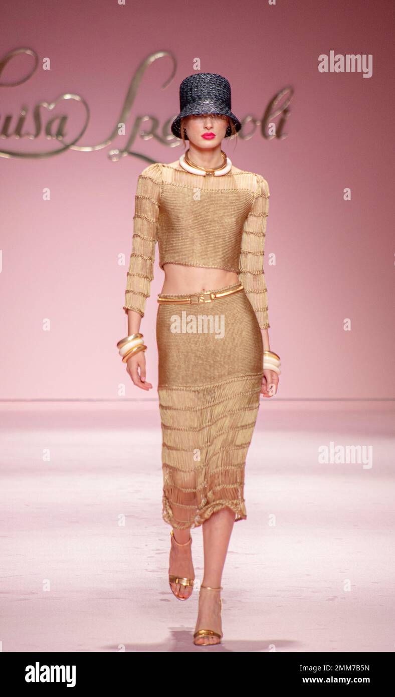 Passerella Luisa Spagnoli Milano Fashion Week 22 Foto Stock