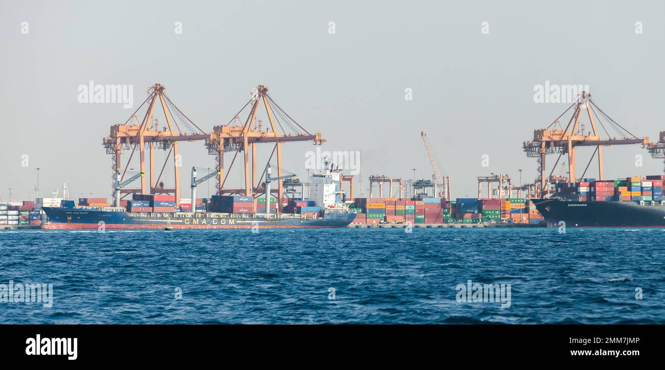 Jeddah, Arabia Saudita - 22 dicembre 2019: Terminal container del porto marittimo islamico di Jeddah Foto Stock