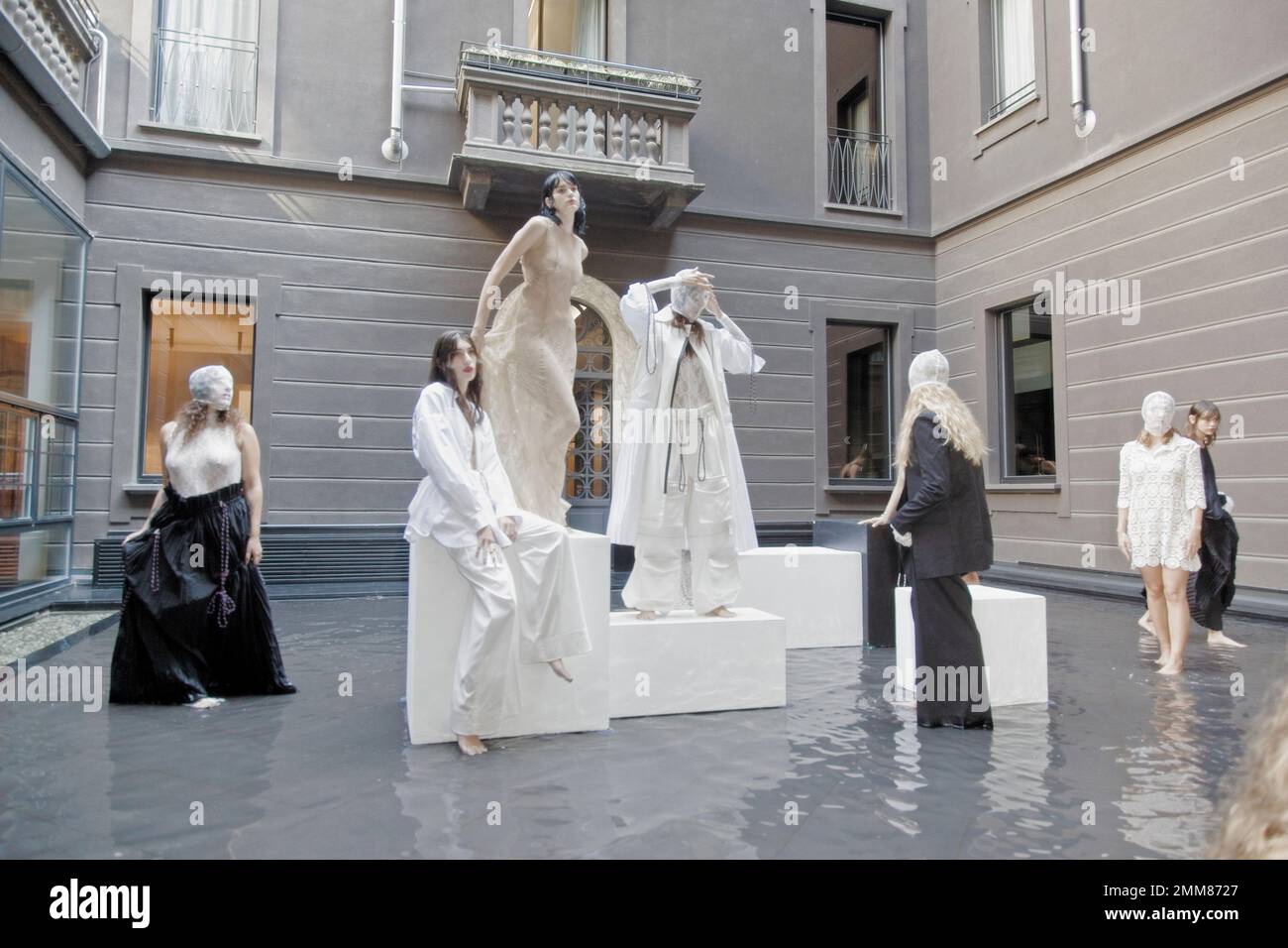Apnea MFW22 mostra delle Sirene Foto Stock