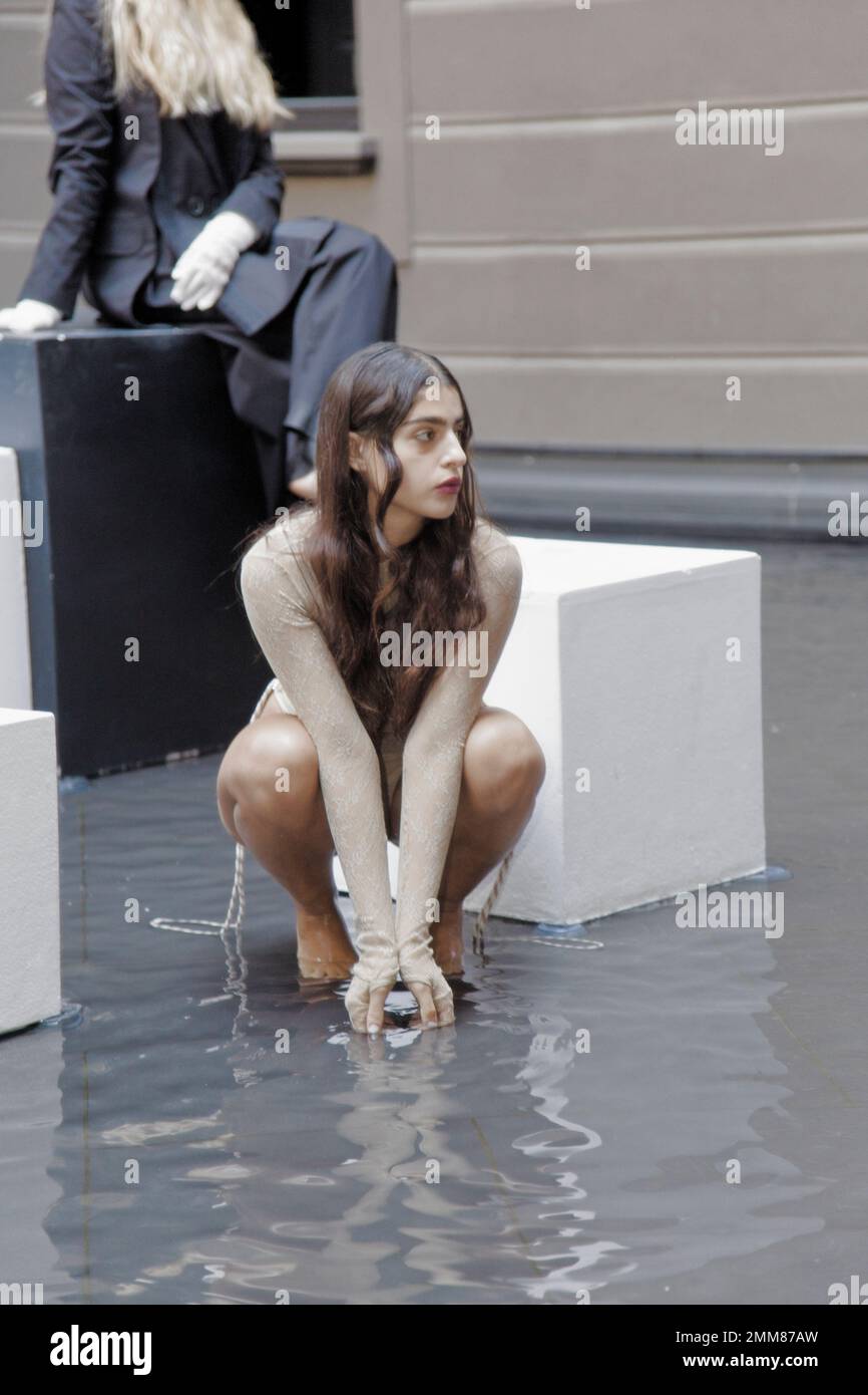 Apnea MFW22 mostra delle Sirene Foto Stock