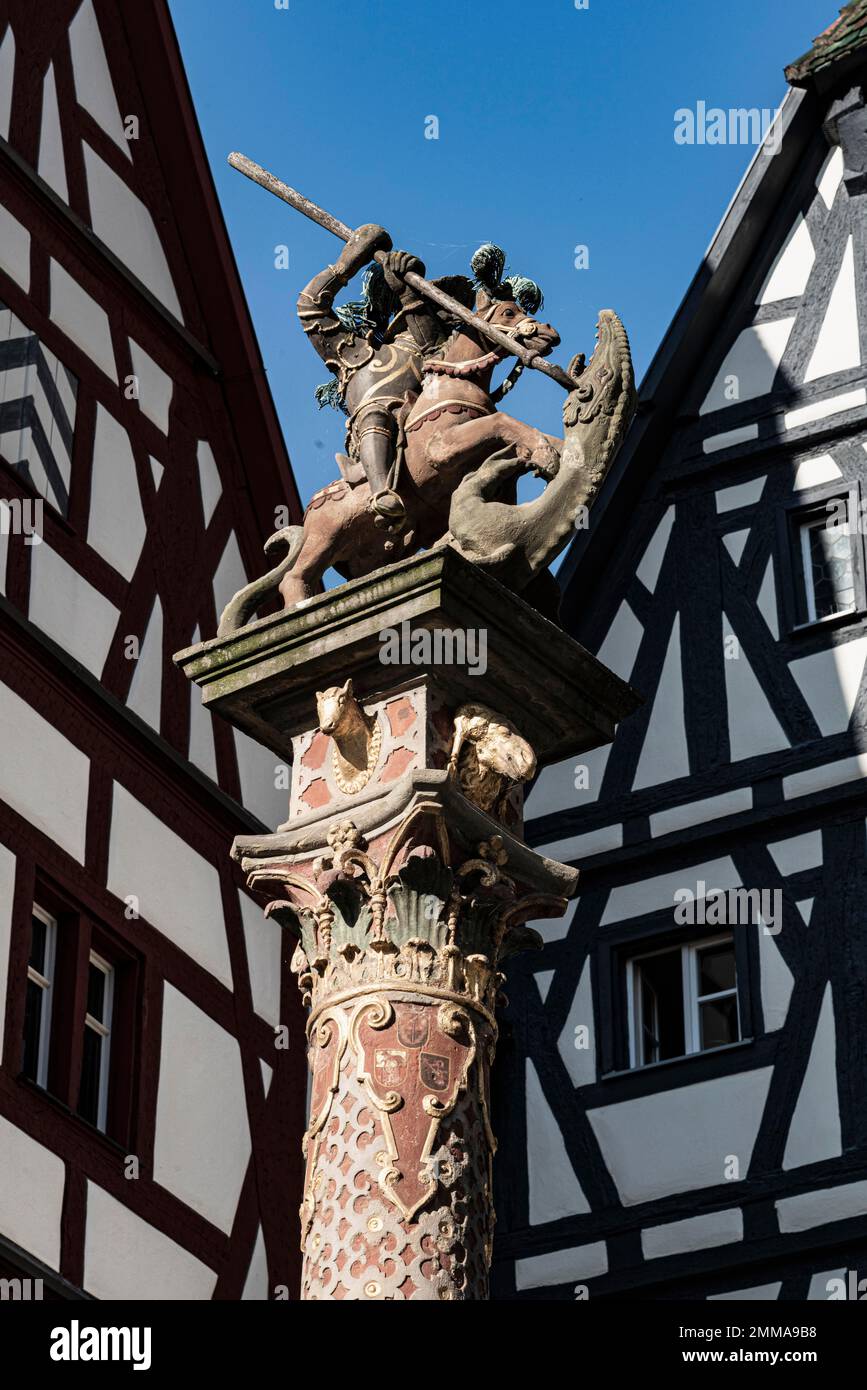 Figura della fontana, Fontana Kaiser Wilhelm, Piazza del mercato, Rothenburg ob der Tauber, Franconia Foto Stock
