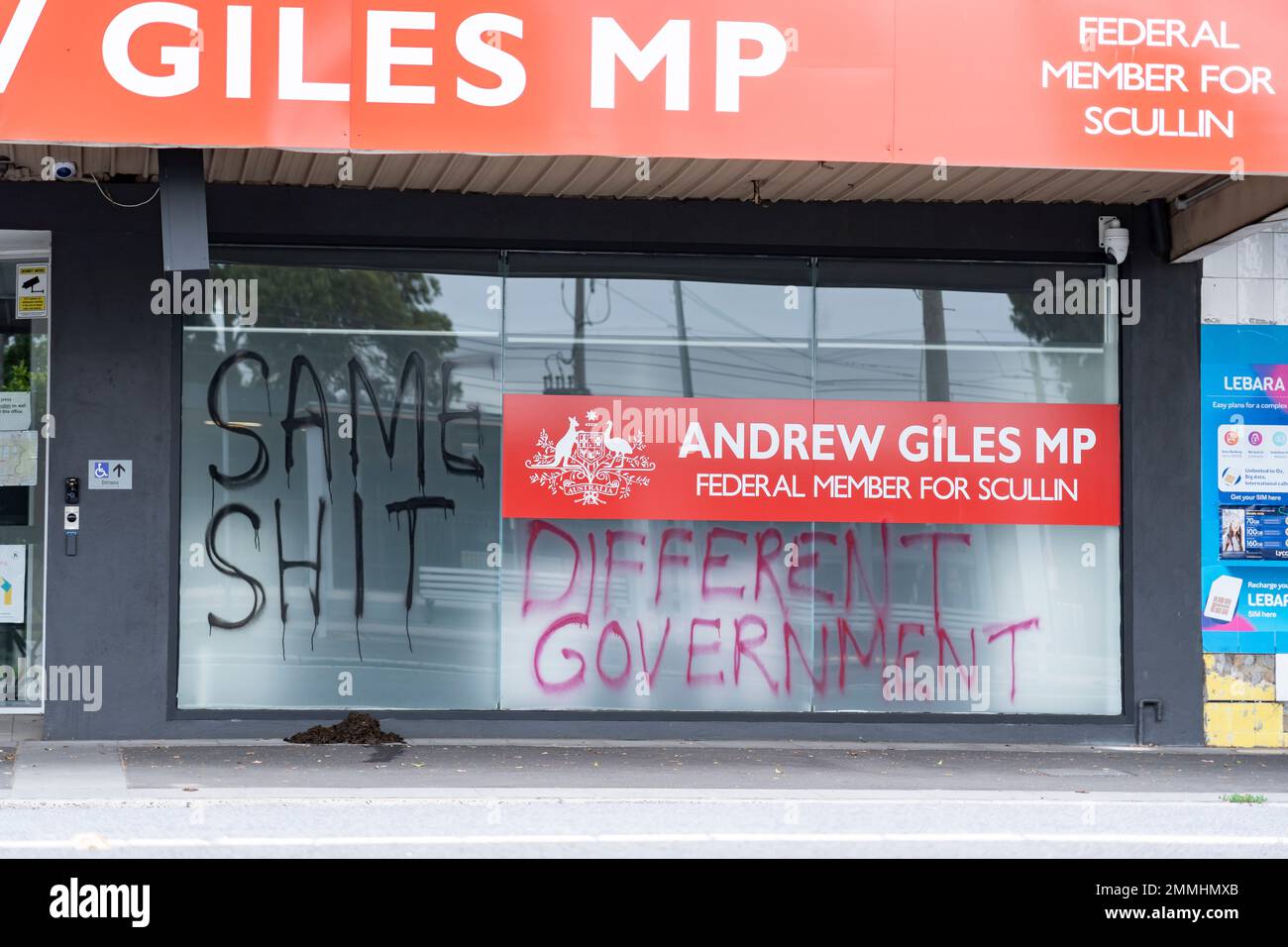 I manifestanti dei diritti dei rifugiati si rivolgono a Andrew Giles Foto Stock