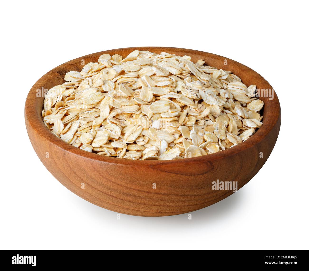 farina d'avena in ciotola di legno isolata su fondo bianco Foto Stock