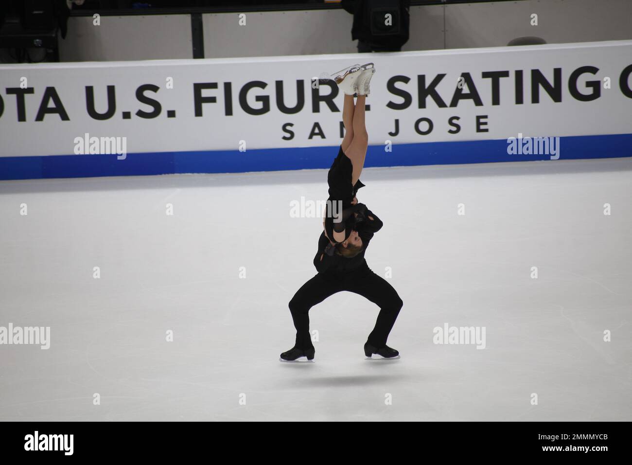 San Jose, California, Stati Uniti. 28th Jan, 2023. Christina Carreira e Anthony Ponomarenko si esibiscono in occasione della finale di Pairs Free Dance al Toyota US Figure Skating Championship 2023 al SAP Center.San Jose, CA, USA - 28th Gennaio 2023 si esibisce in occasione della finale di Pairs Free Dance al Toyota US Figure Skating Championship 2023 al SAP Center. Credit: Motofoto/Alamy Live News Foto Stock