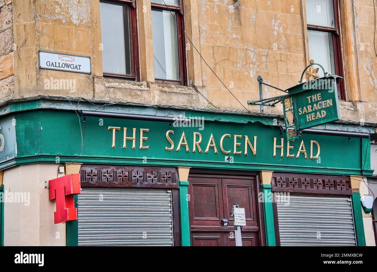 Il famoso pub Saracen Head, uno dei più antichi di Glasgow. Foto Stock