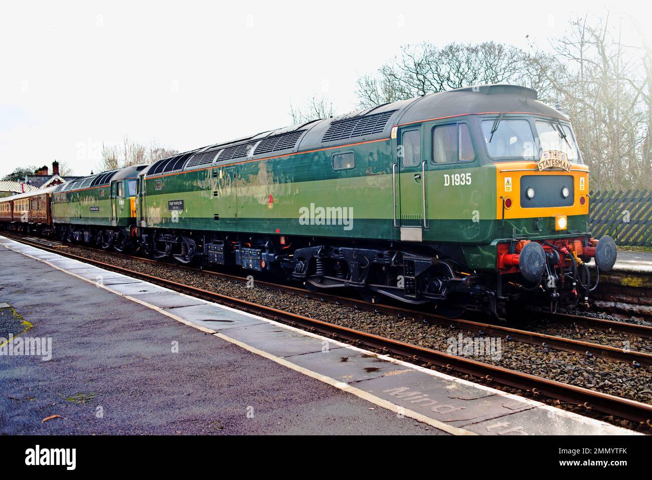 Le classi 47s D1924 e D1935 sul treno charter, Appleby a Westmorland, Cumbria, si stabilono a Carlisle Railway, Inghilterra Foto Stock