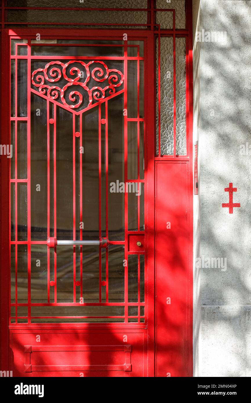 Francia, Meurthe et Moselle, Laxou, particolare della porta di un edificio in stile Art Deco situato Avenue Paul Déroulède Foto Stock