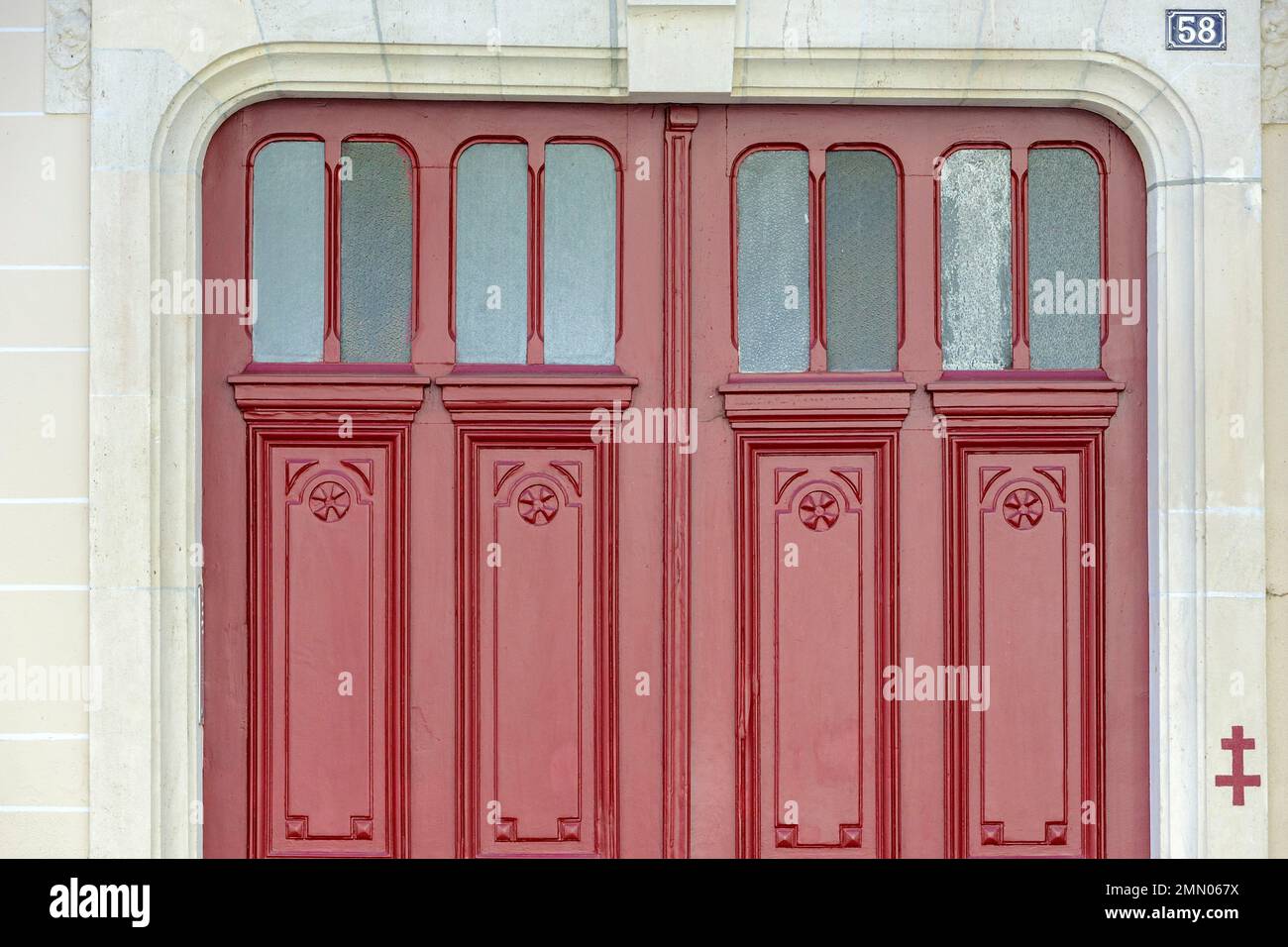 Francia, Meurthe et Moselle, Laxou, particolare della porta di un edificio in stile Art Nouveau situato Avenue Paul Déroulède Foto Stock