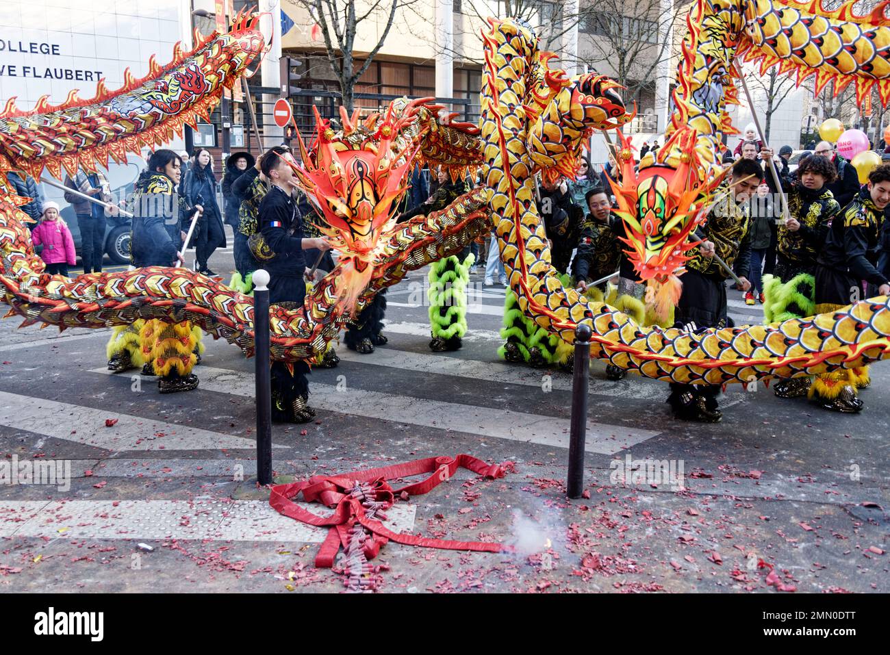 Parigi, Francia. 29th Jan, 2023. Sfilata di Capodanno cinese che celebra il coniglio d'acqua di quest'anno il 29 gennaio 2023 a Parigi, Francia. Foto Stock