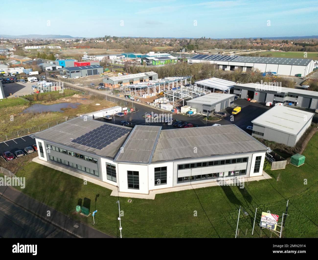 Vista aerea del nuovo moderno parco commerciale Skylon Park a Rotherwas a Hereford, Regno Unito - presa nel gennaio 2023 Foto Stock