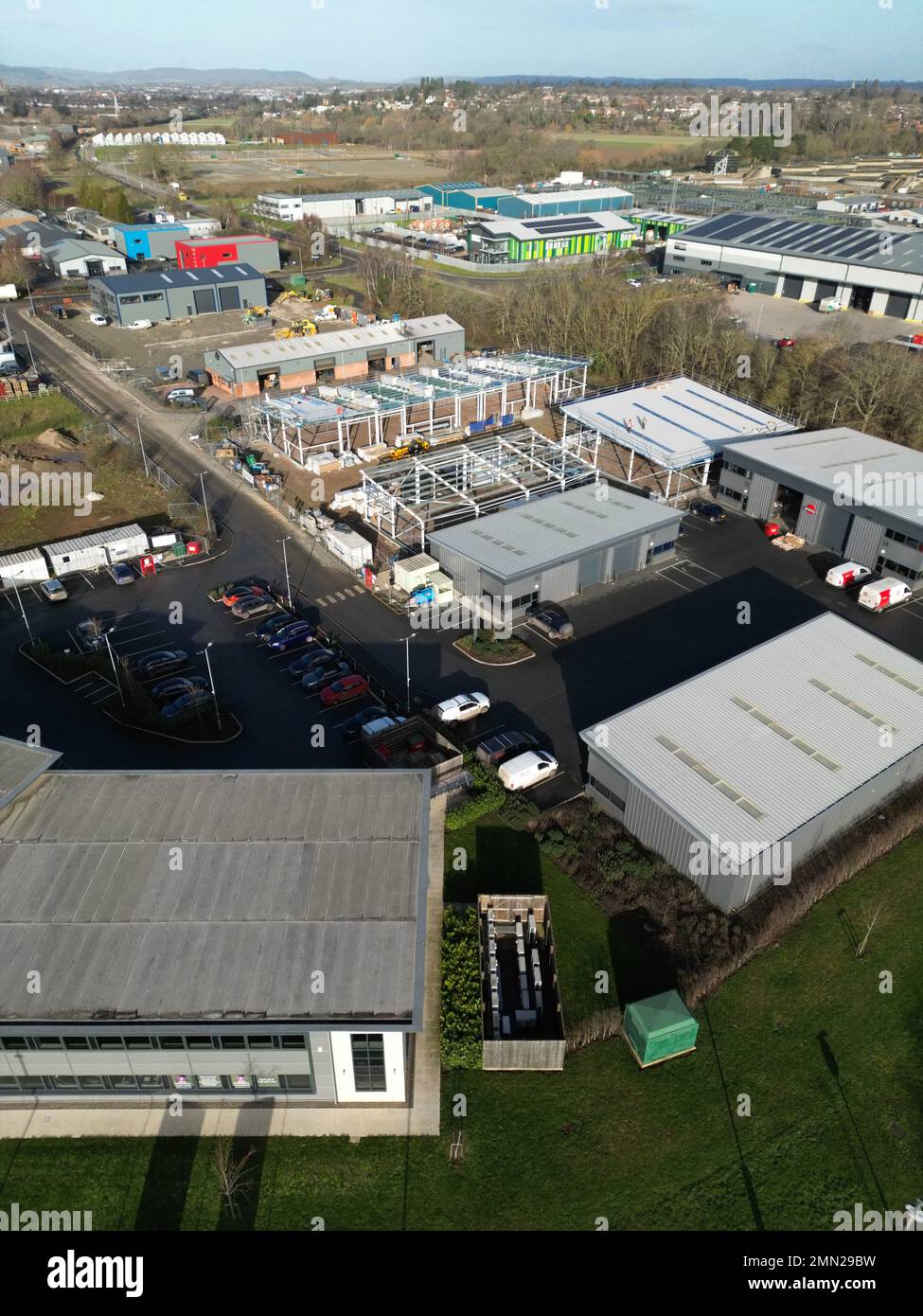 Vista aerea del nuovo moderno parco commerciale Skylon Park a Rotherwas a Hereford, Regno Unito - presa nel gennaio 2023 Foto Stock
