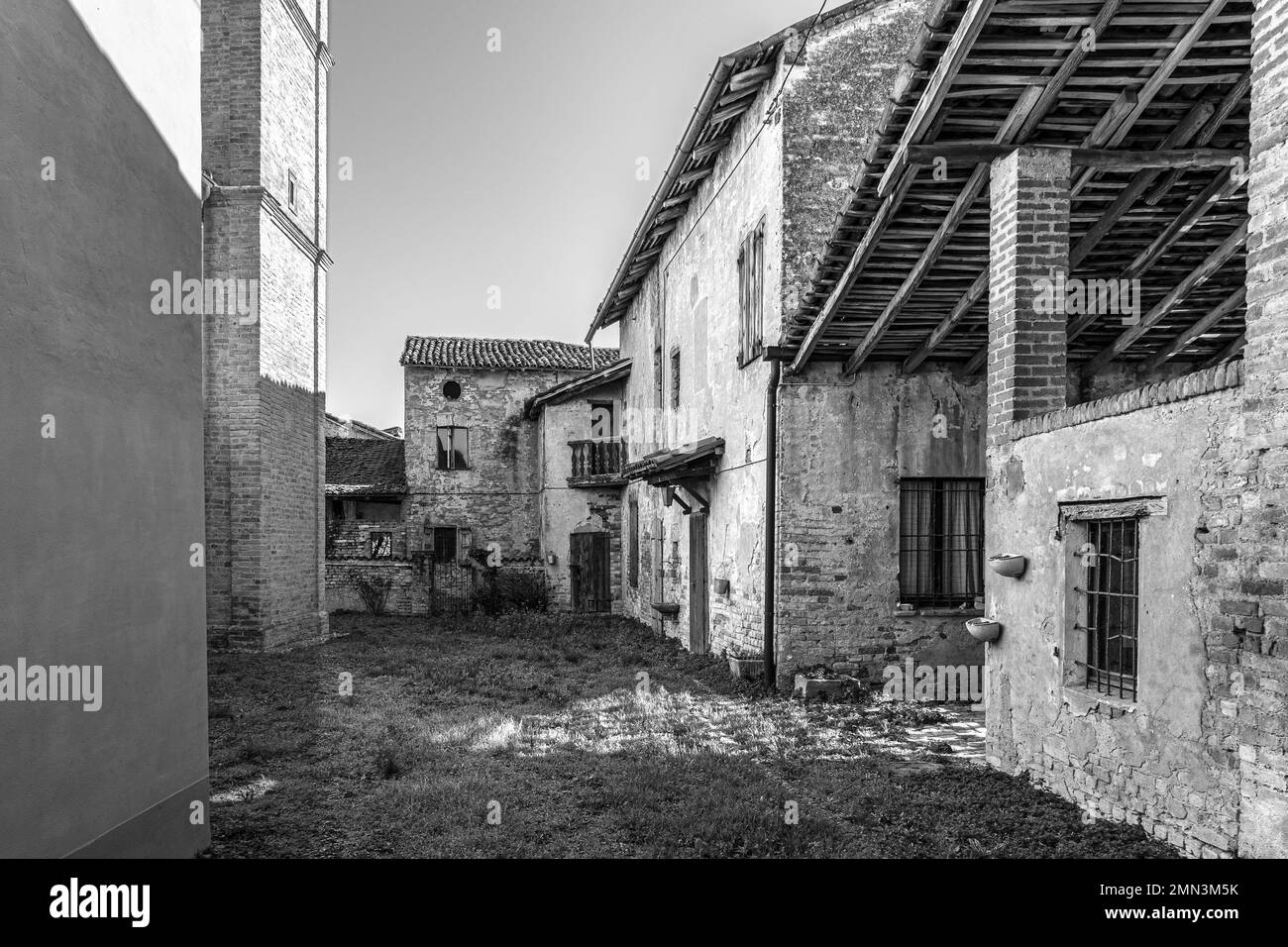 Le aziende agricole italiane offrono prodotti diversi, tra cui vino, olio d'oliva, formaggi e prodotti. Ricca di tradizione e passione. Foto Stock