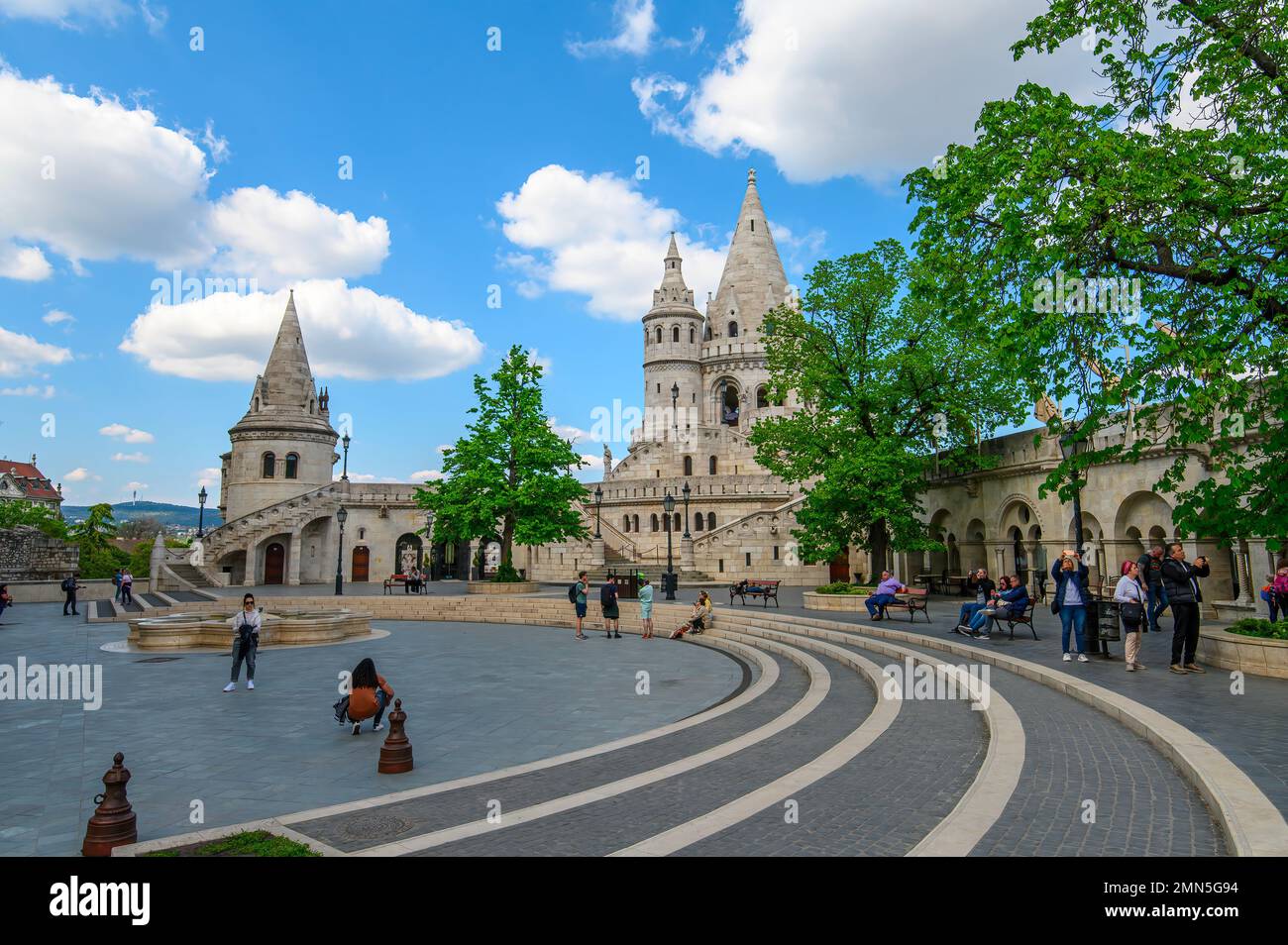 Budapest, Ungheria. Bastione dei pescatori nel cuore del quartiere del Castello di Buda. Foto Stock