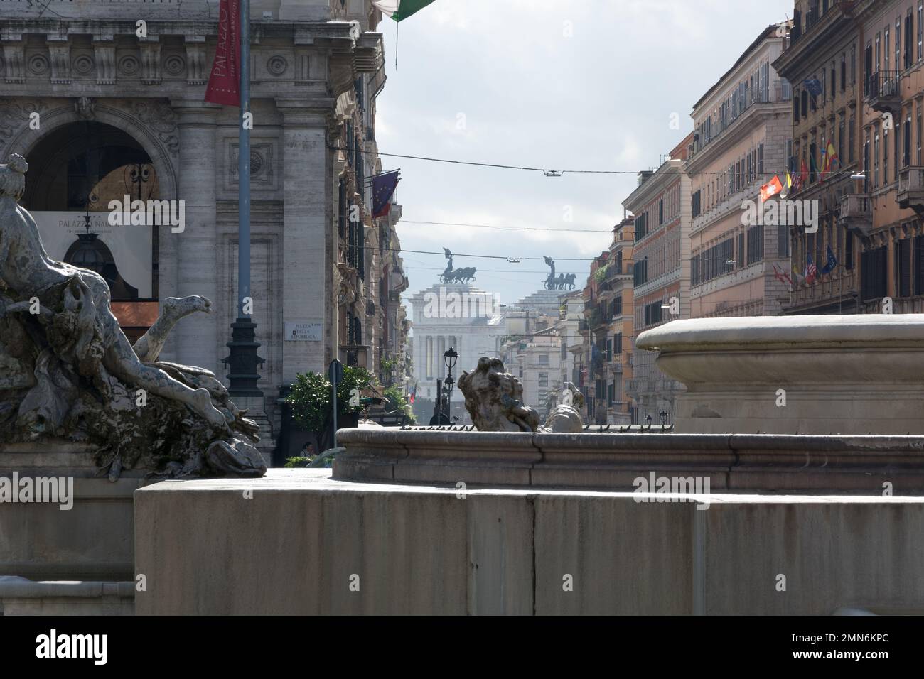 Roma, Italia - 06 Ott 2018: Vista da Piazza della Repubblica sull'altare della Patria a Roma Foto Stock