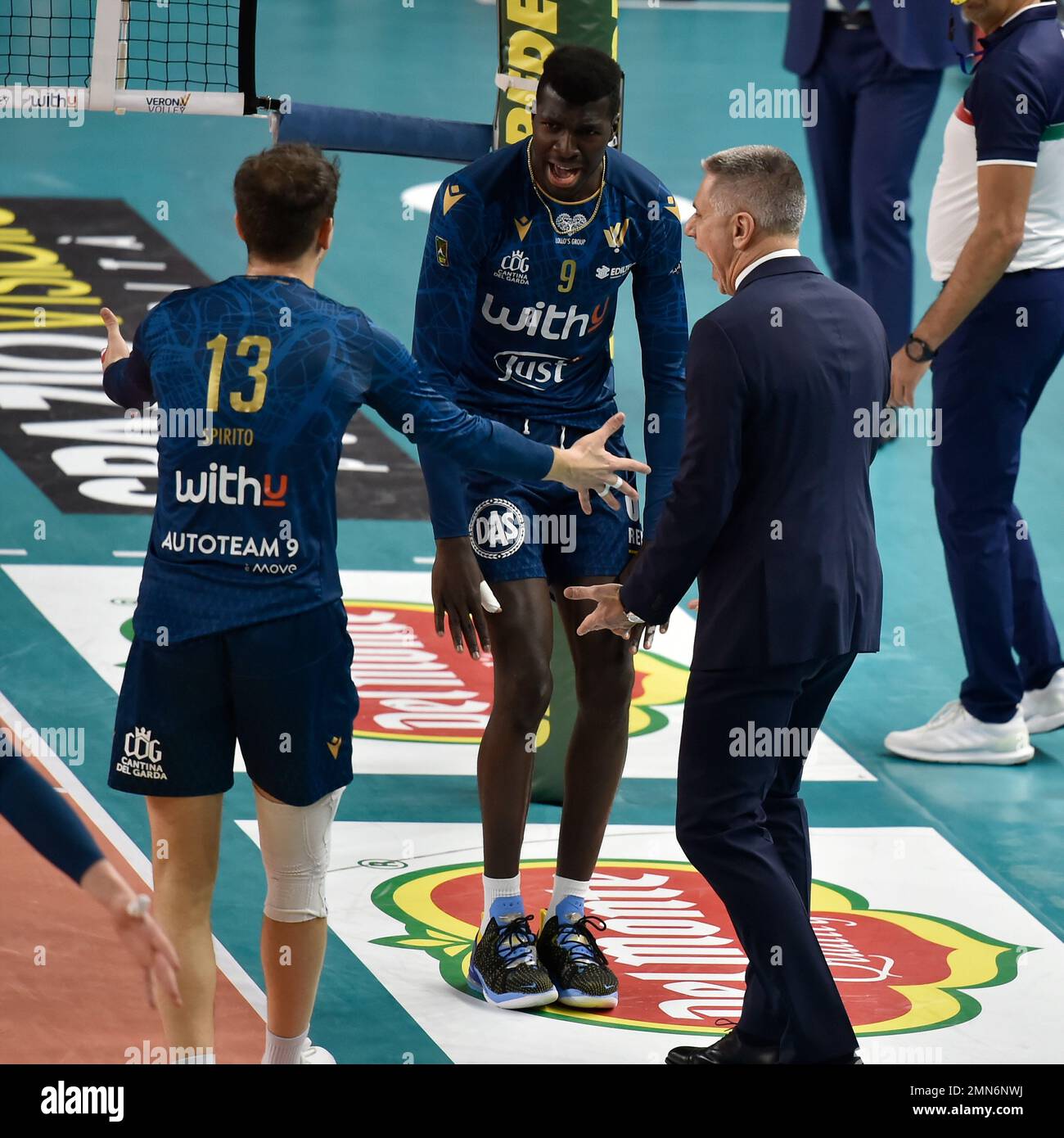 Pala AGSM-AIM, Verona, Italia, 29 gennaio 2023, Radostin Stoytchev (Capo allenatore di WithU Verona) durante WithU Verona vs Cucine Lube Civitanova - Vol Foto Stock