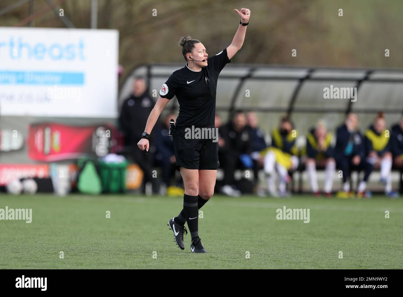 Arbitro della partita CROCE DI PHOEBE durante la partita della fa Cup 4th Round tra il Durham Women FC e il Crystal Palace al castello di Maiden, Durham, domenica 29th gennaio 2023. (Credit: Marco Fletcher | NOTIZIE MI) Credit: NOTIZIE MI & Sport /Alamy Live News Foto Stock