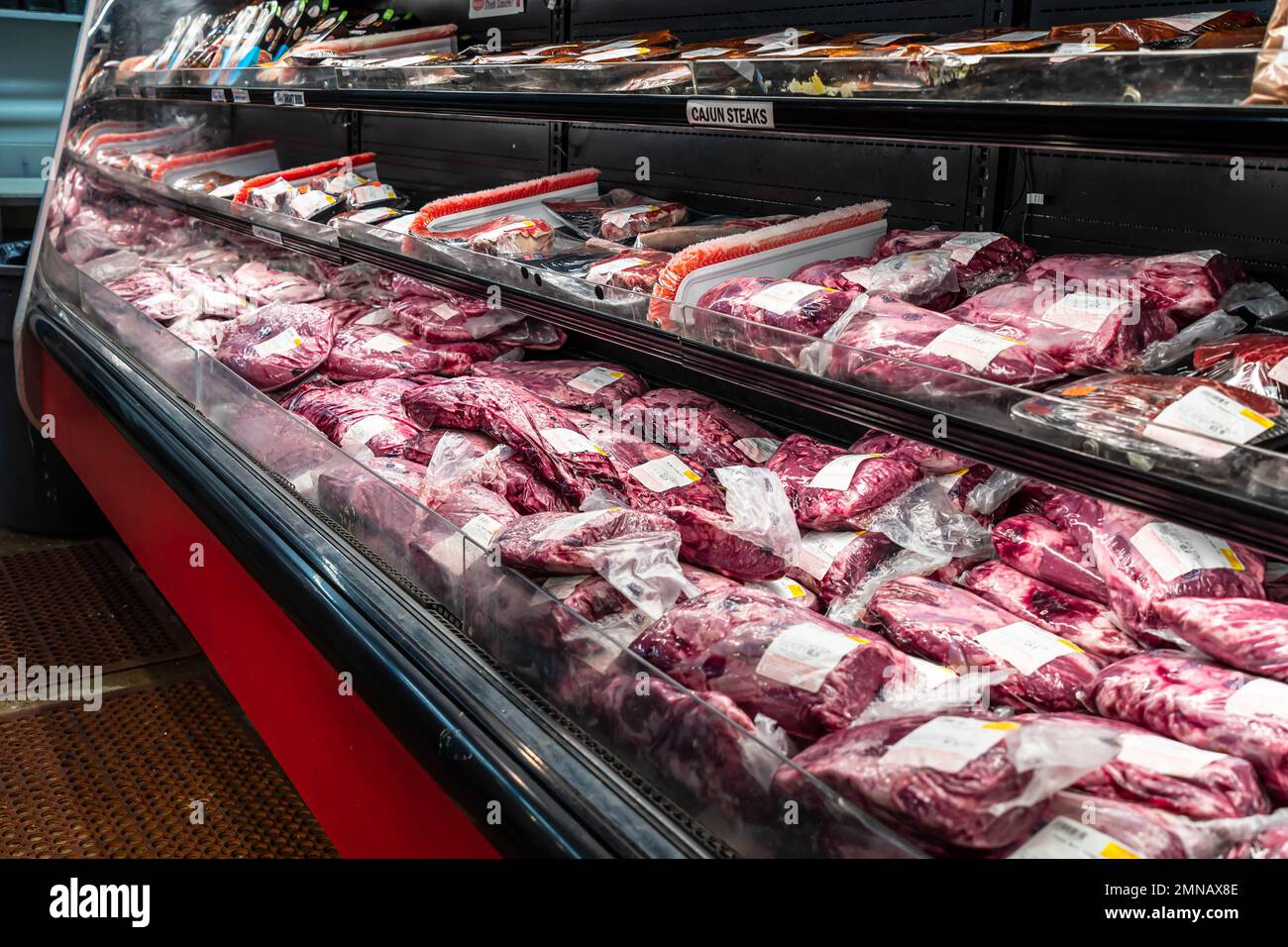 Carne fresca in una vetrina in un negozio nel quartiere Strip District a Pittsburgh, Pennsylvania, USA Foto Stock